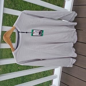 DKNT long sleeve light gray brand new